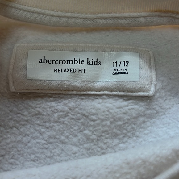 Girls cream colored graphic sweatshirt   Size 11/12 - Picture 2 of 3